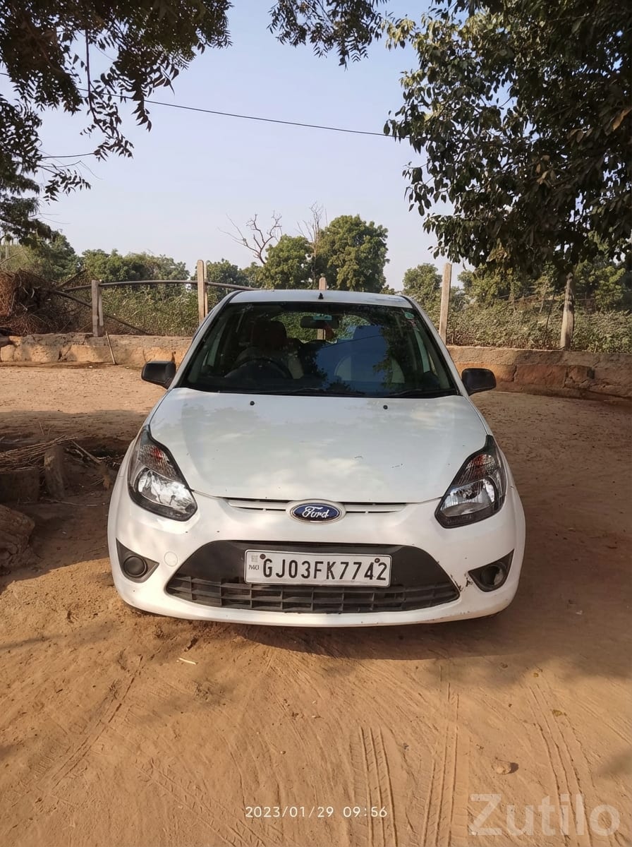 White Ford Figo Hatchback for Sale - કાર - રાપર - Image 2