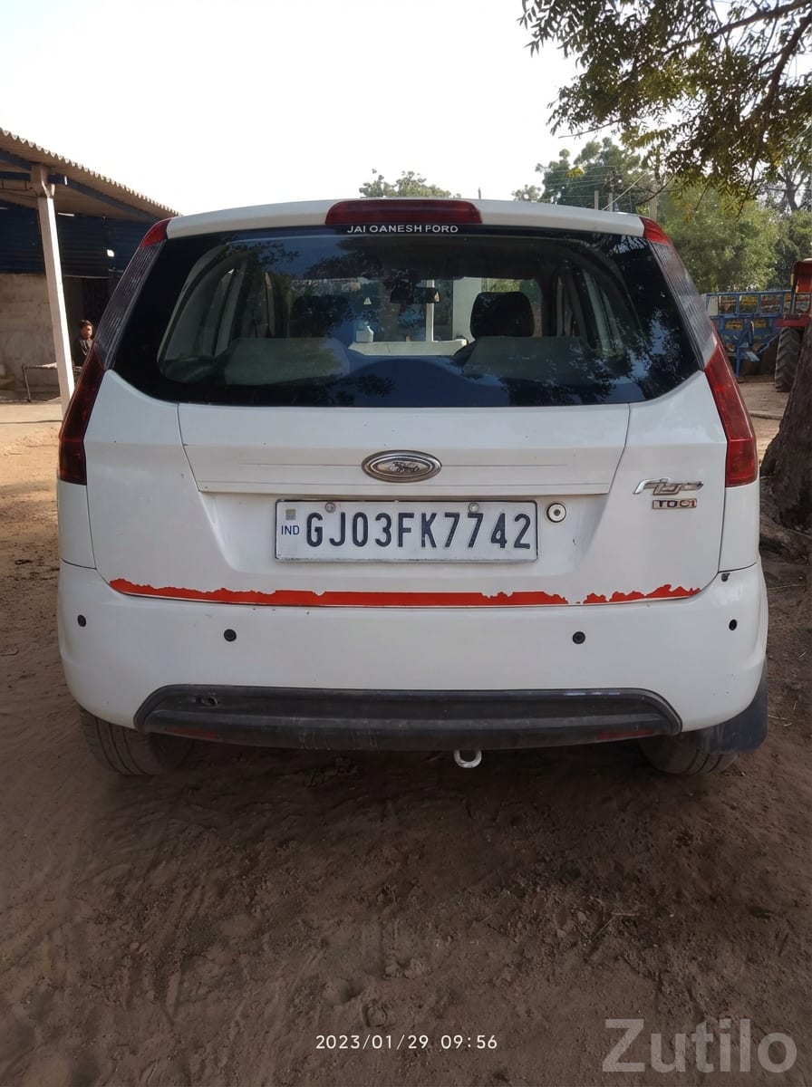 White Ford Figo Hatchback for Sale - કાર - રાપર - Image 3