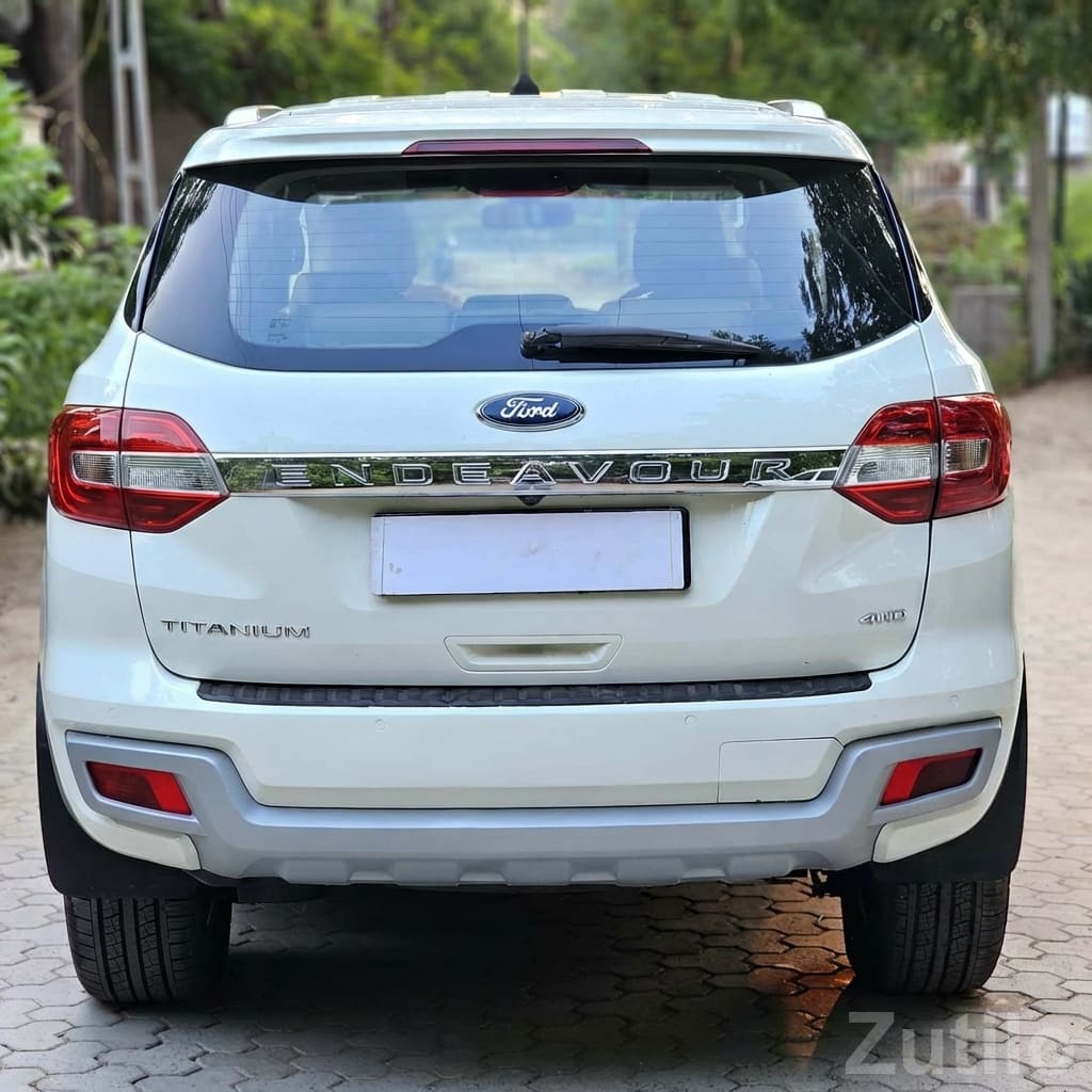 2021 Ford Endeavour Automatic SUV White - કાર - અમદાવાદ શહેર - Image 2