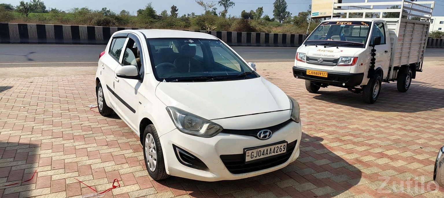 Hyundai i20 Magna White Hatchback - Cars - Himmatnagar - Image 3