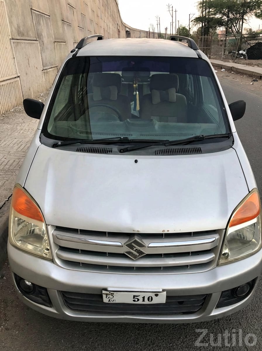 Maruti WagonR 2011 Silver, 31k km Only - Cars - Mahuva - Image 3