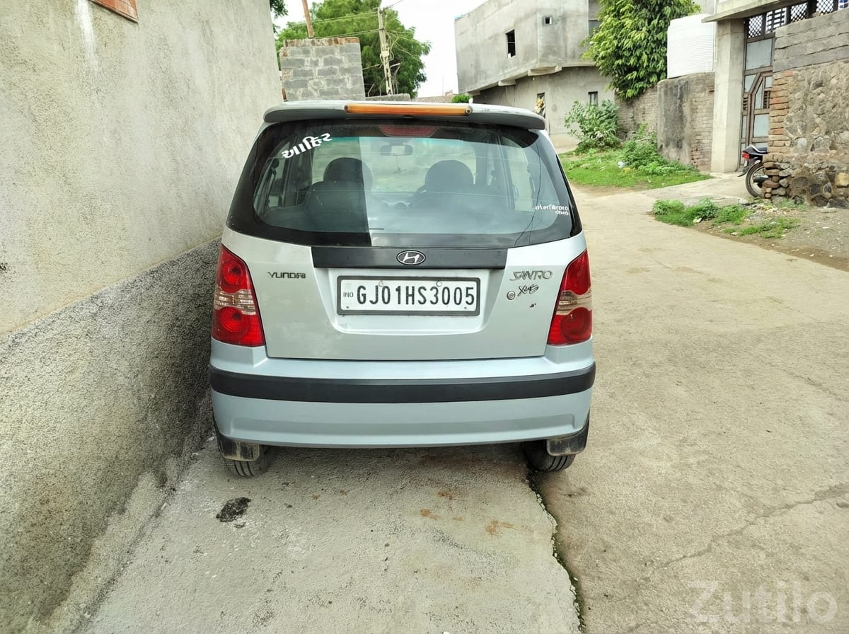 Hyundai Santro XG Silver Hatchback