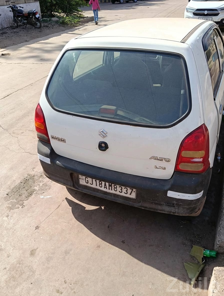 White Maruti Alto 800 – Reliable City Car - Cars - Mundra - Image 2