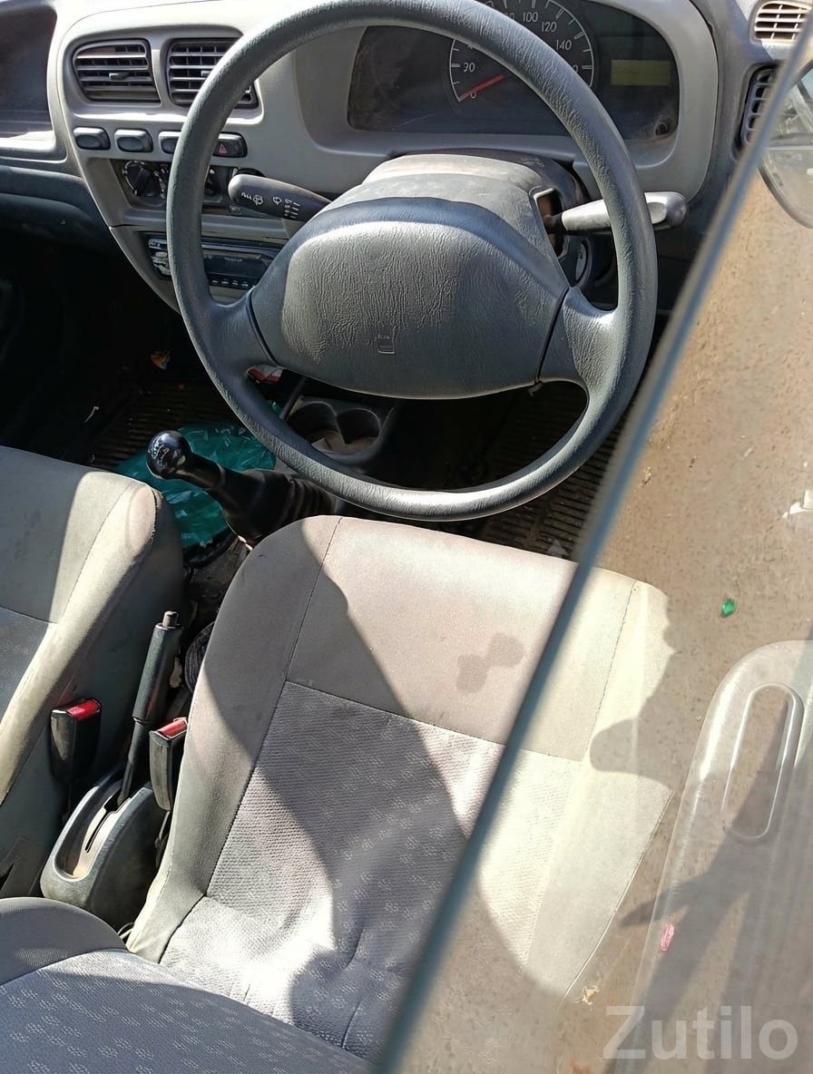 White Maruti Alto 800 – Reliable City Car - Cars - Mundra - Image 3