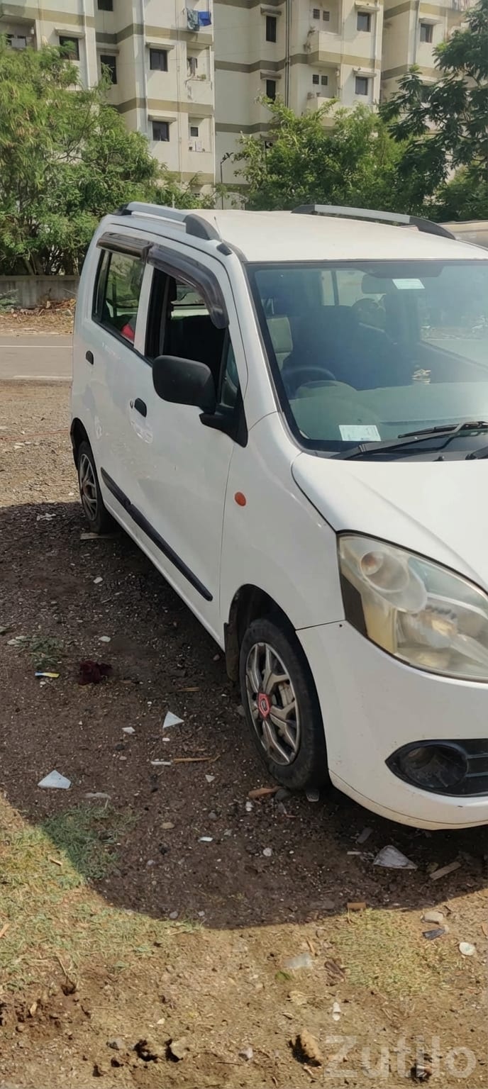 Maruti Suzuki WagonR White – Like New - Cars - Jamjodhpur - Image 4