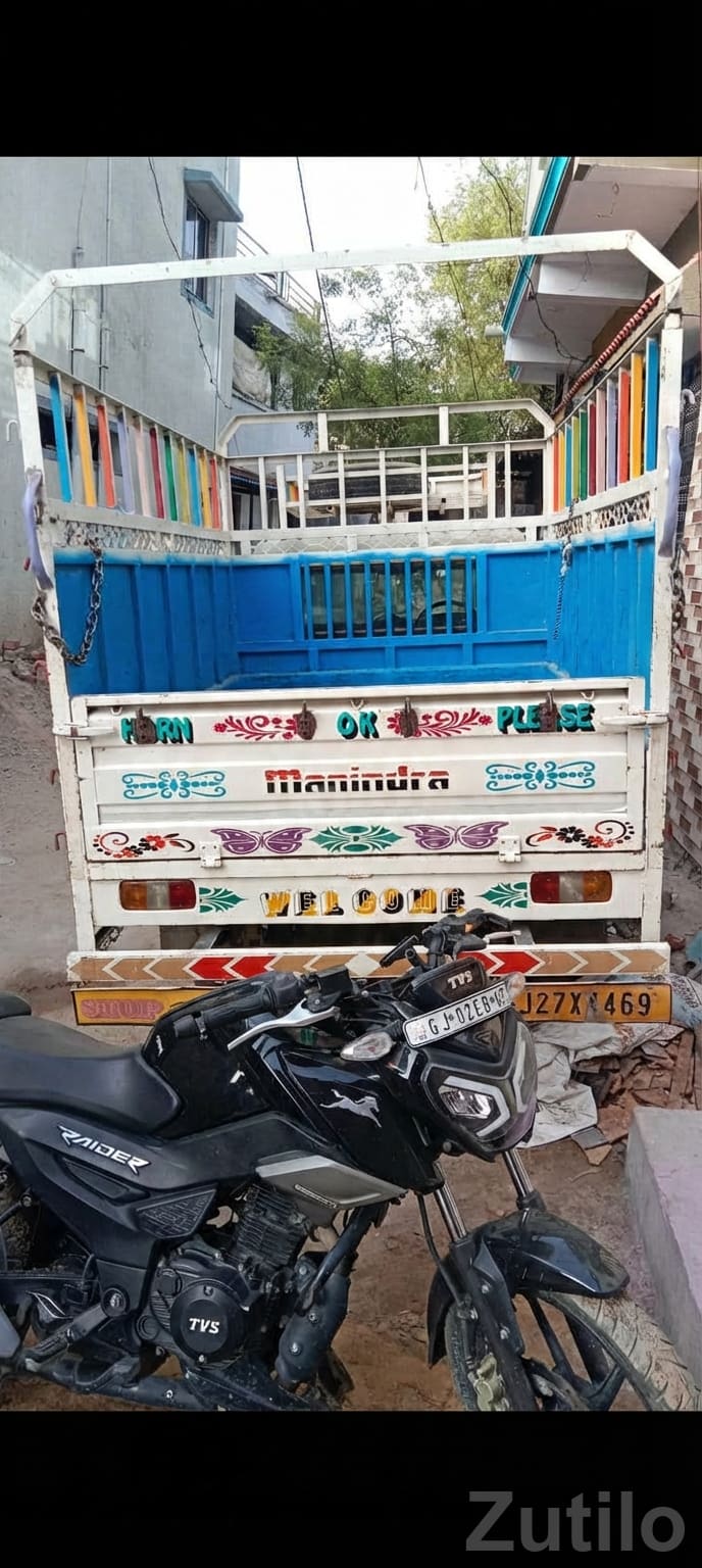 Mahindra Bolero Maxi Truck Plus White - Cars - Kadi - Image 4