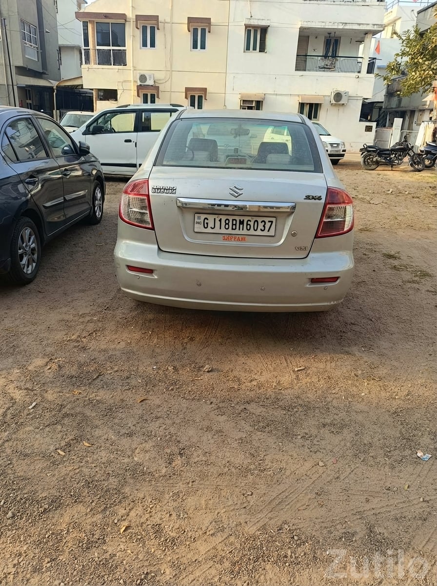 Maruti Suzuki SX4 Silver Sedan - Cars - Gandhinagar City - Image 2