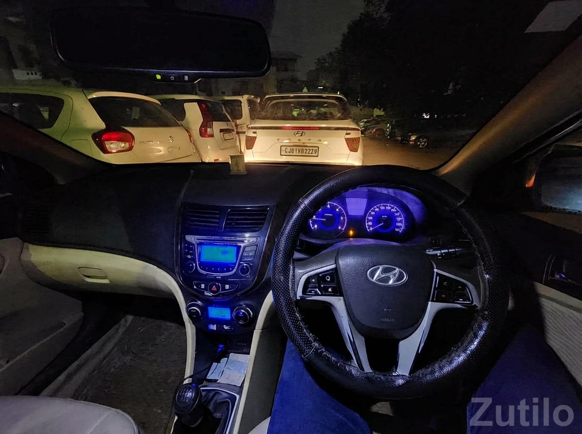 Hyundai Verna Fluidic Diesel SX White - Cars - Ahmedabad City - Image 2