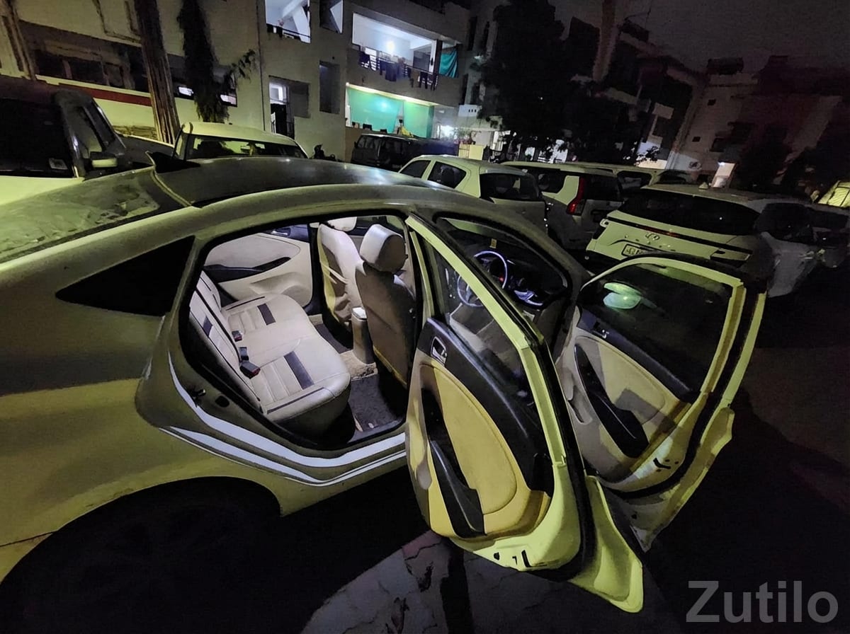 Hyundai Verna Fluidic Diesel SX White - Cars - Ahmedabad City - Image 3