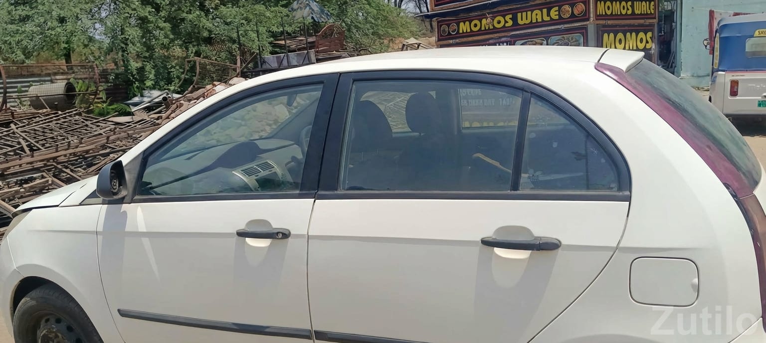 2012 White Hatchback – Ideal Project Car - કાર - અમદાવાદ શહેર - Image 3