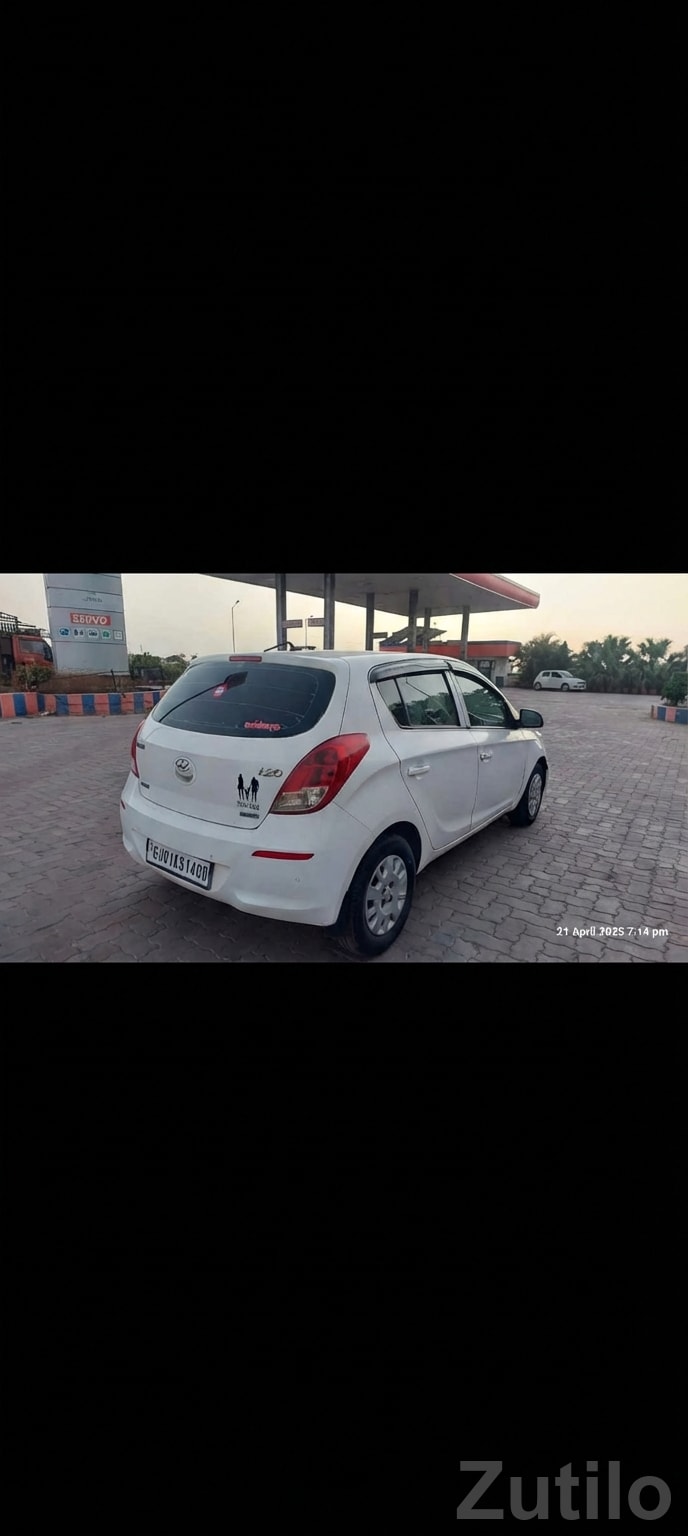Hyundai i20 White Hatchback for Sale - Cars - Jasdan - Image 4