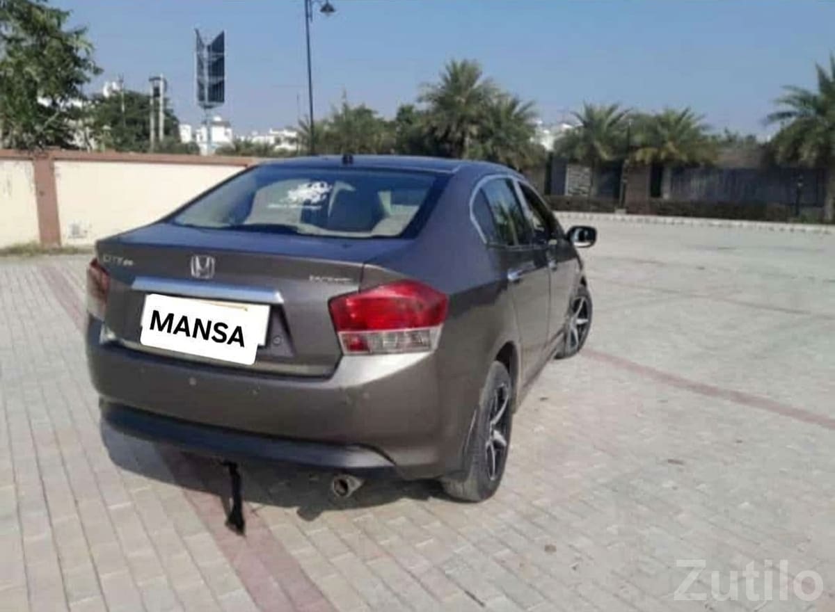 Honda City VMT i-VTEC Sedan – Grey Honda City VMT i-VTEC Sedan – Grey