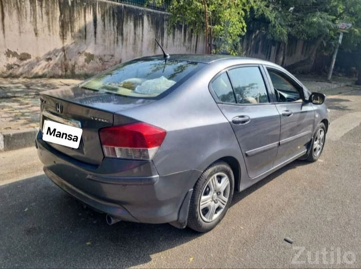 Honda City SMT i-VTEC Petrol Sedan - Cars - Gandhinagar City - Image 2