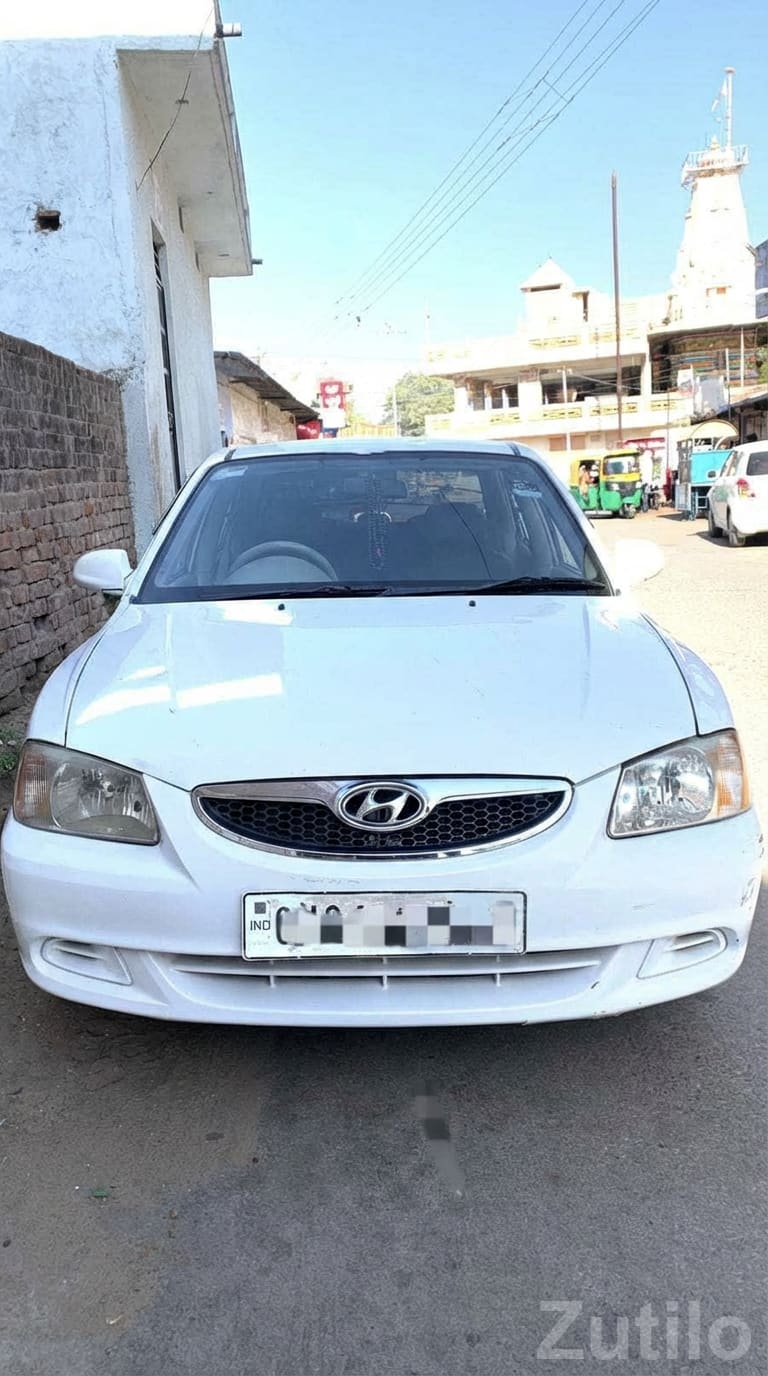 White Hyundai Accent Sedan for Sale - કાર - અમદાવાદ શહેર - Image 3