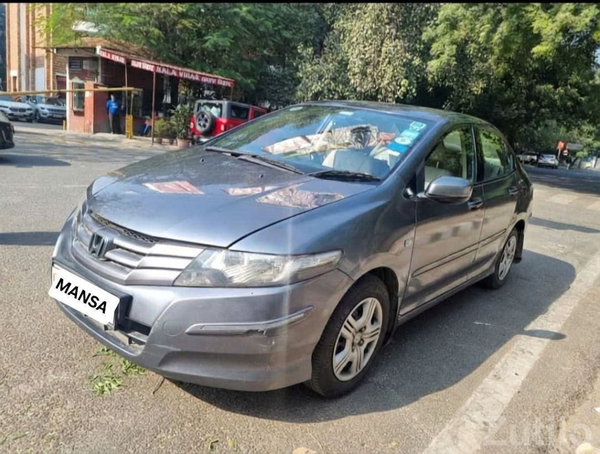 Honda City SMT i-VTEC Petrol Sedan - Cars - Gandhinagar City - Image 4