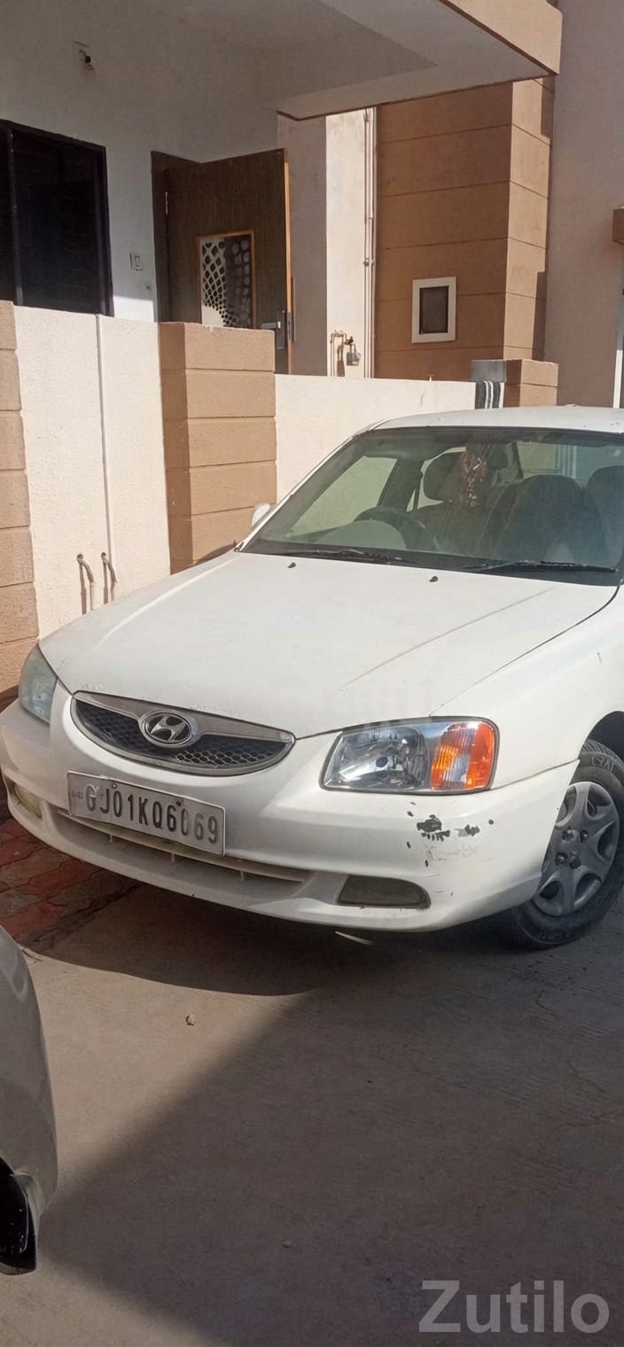 Hyundai Accent 2012 White Sedan