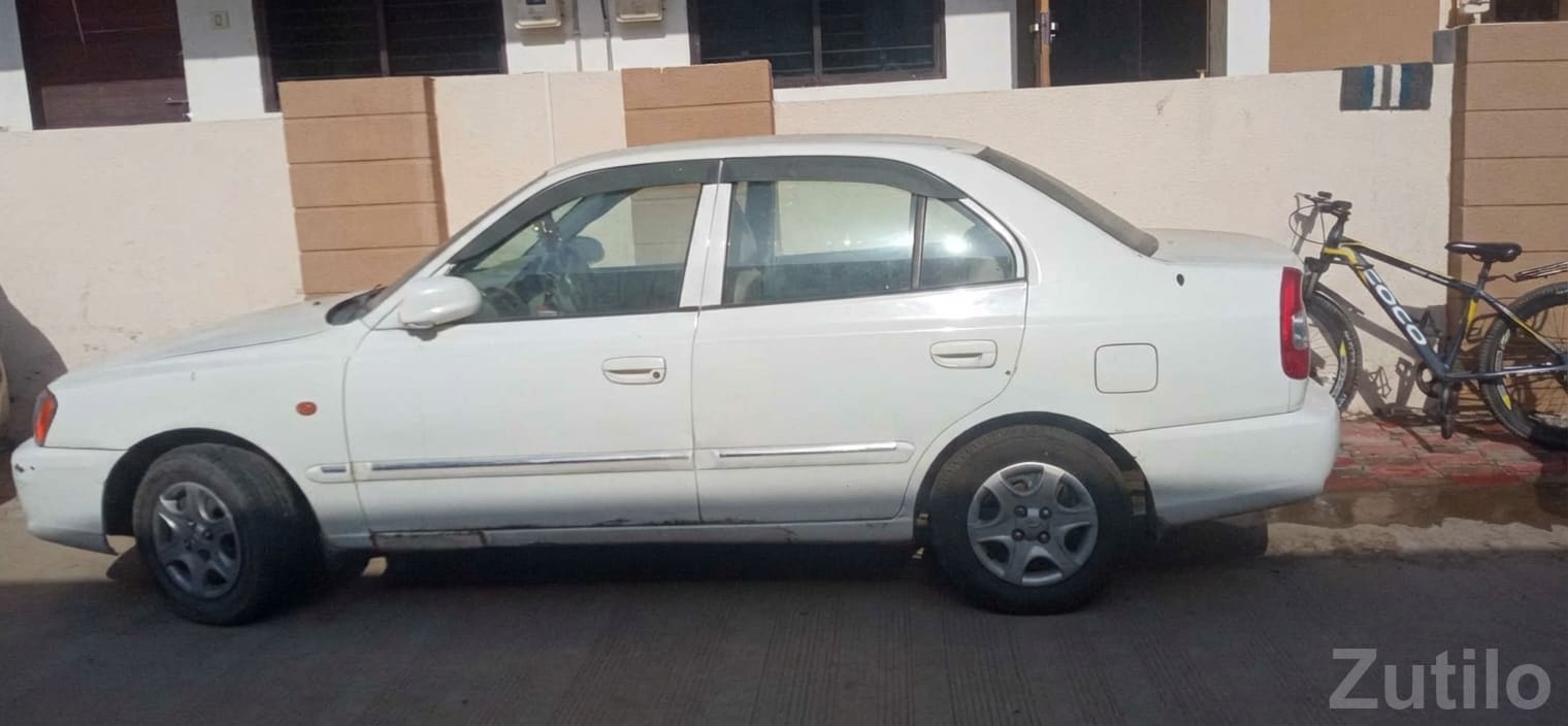 Hyundai Accent 2012 White Sedan - Cars - Visnagar - Image 3