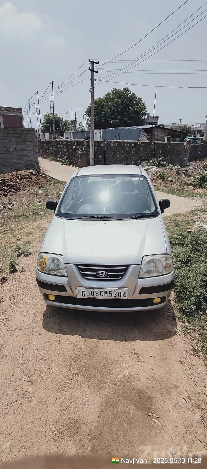 Hyundai Santro XO Silver – Well Maintained