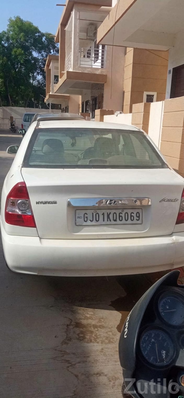 Hyundai Accent 2012 White Sedan - Cars - Visnagar - Image 4