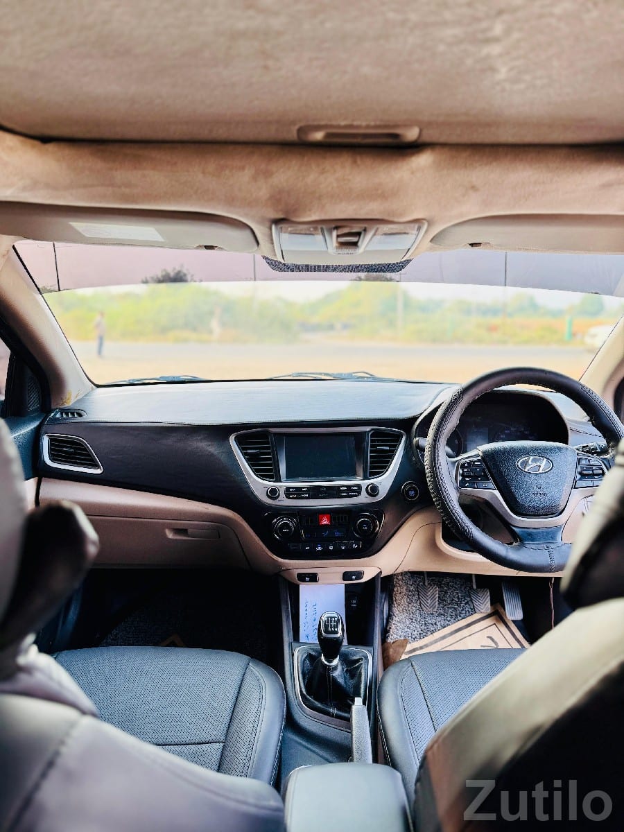 Hyundai Verna Black Top Diesel Sedan - કાર - કેશોદ - Image 3