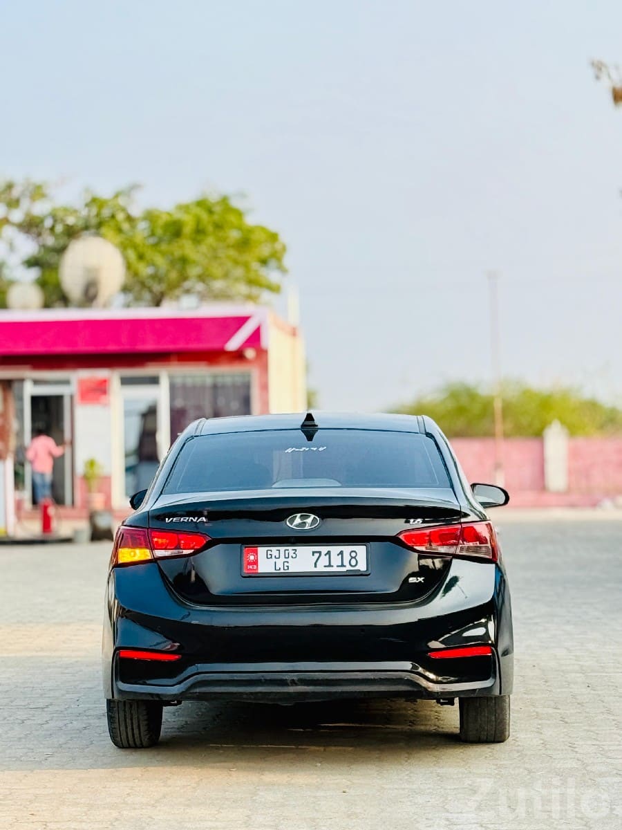 Hyundai Verna Black Top Diesel Sedan - કાર - કેશોદ - Image 5