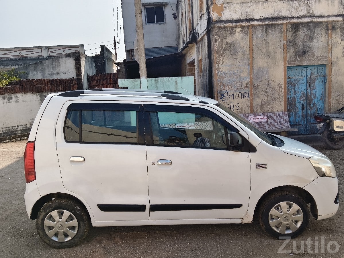 Maruti Suzuki WagonR LXI - White Hatchback - કાર - બાગસરા - Image 2