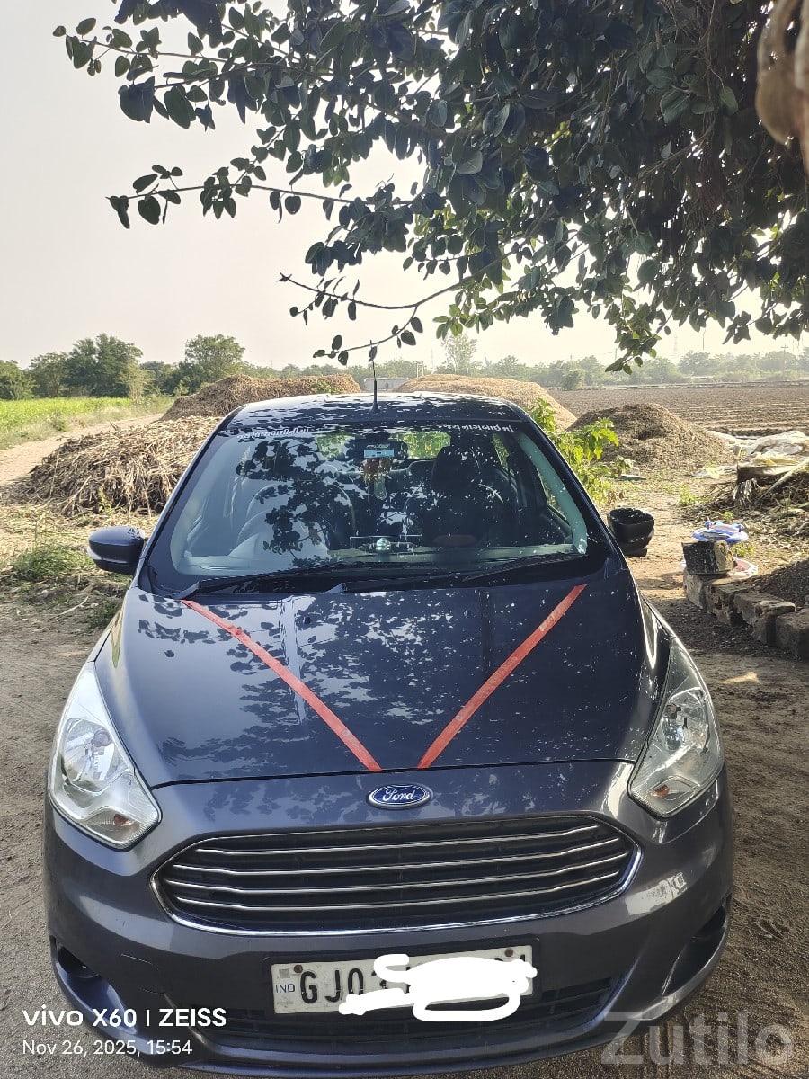 Clean Grey Ford Hatchback Car - Cars - Bhanvad - Image 2
