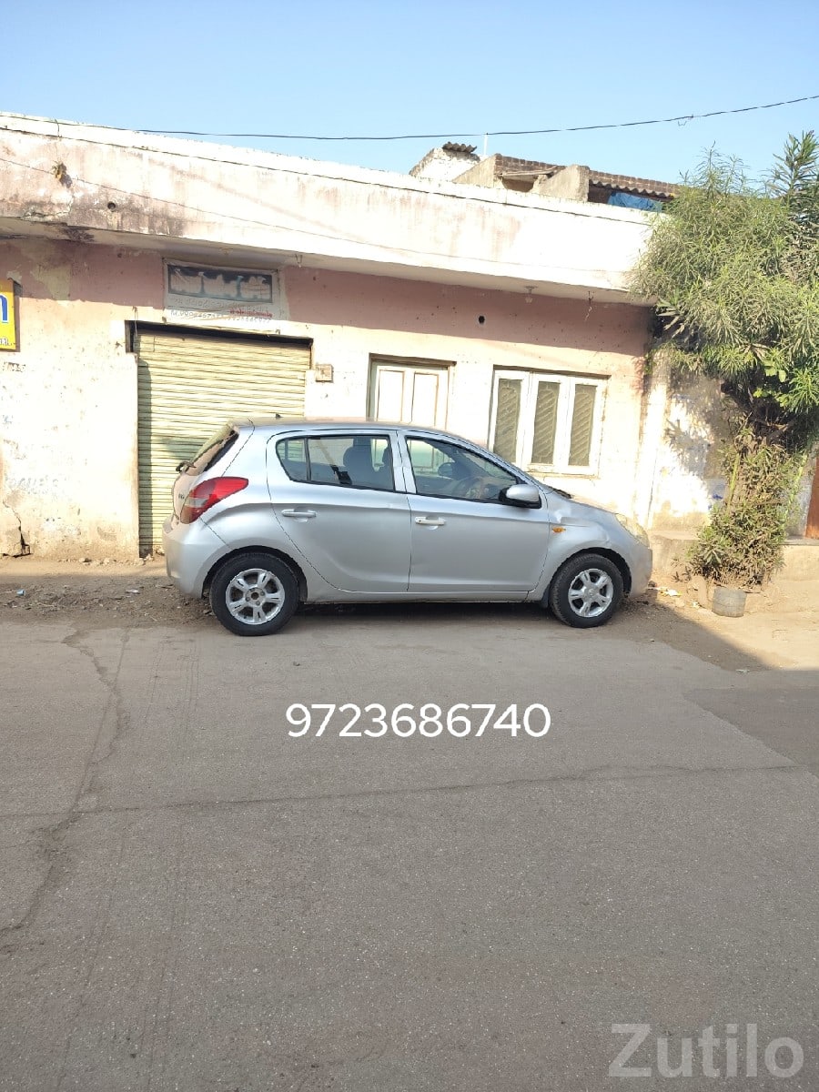 Hyundai i20 Silver Hatchback Car - કાર - જામજોધપુર - Image 2