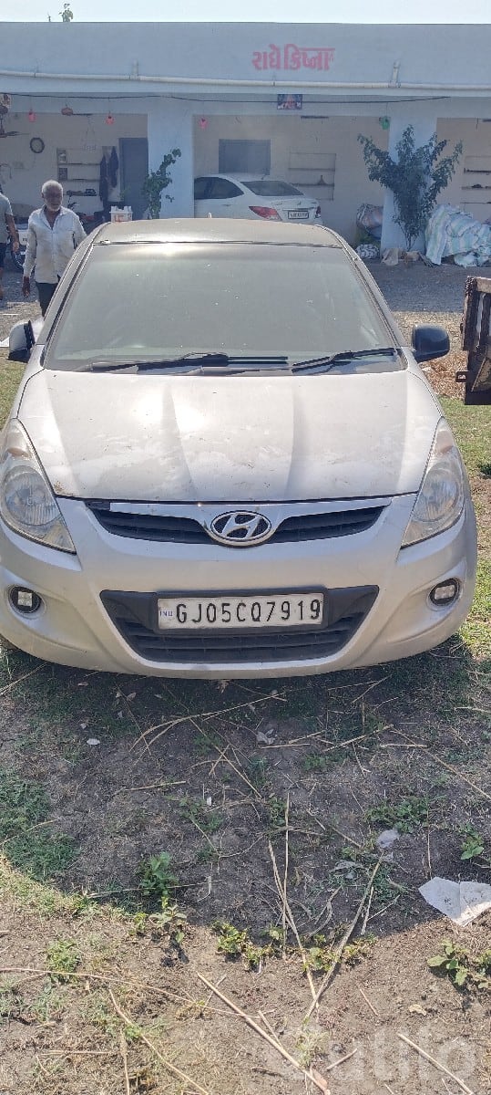 Hyundai i20 Silver Hatchback for Sale - Cars - Mendarda - Image 2