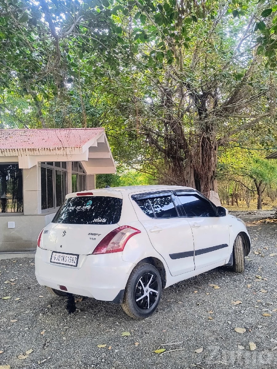 Maruti Swift 2012 White Hatchback - કાર - બાગસરા - Image 2