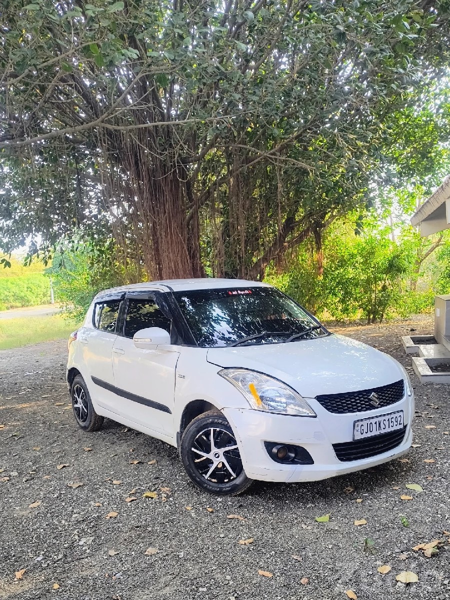 Maruti Swift 2012 White Hatchback - કાર - બાગસરા - Image 3