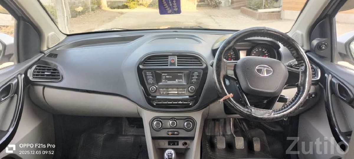 Tata Tiago XT Petrol CNG Silver Hatchback - Cars - Keshod - Image 3