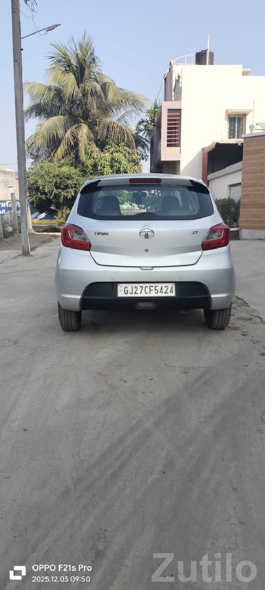 Tata Tiago XT Petrol CNG Silver Hatchback - Cars - Keshod - Image 5