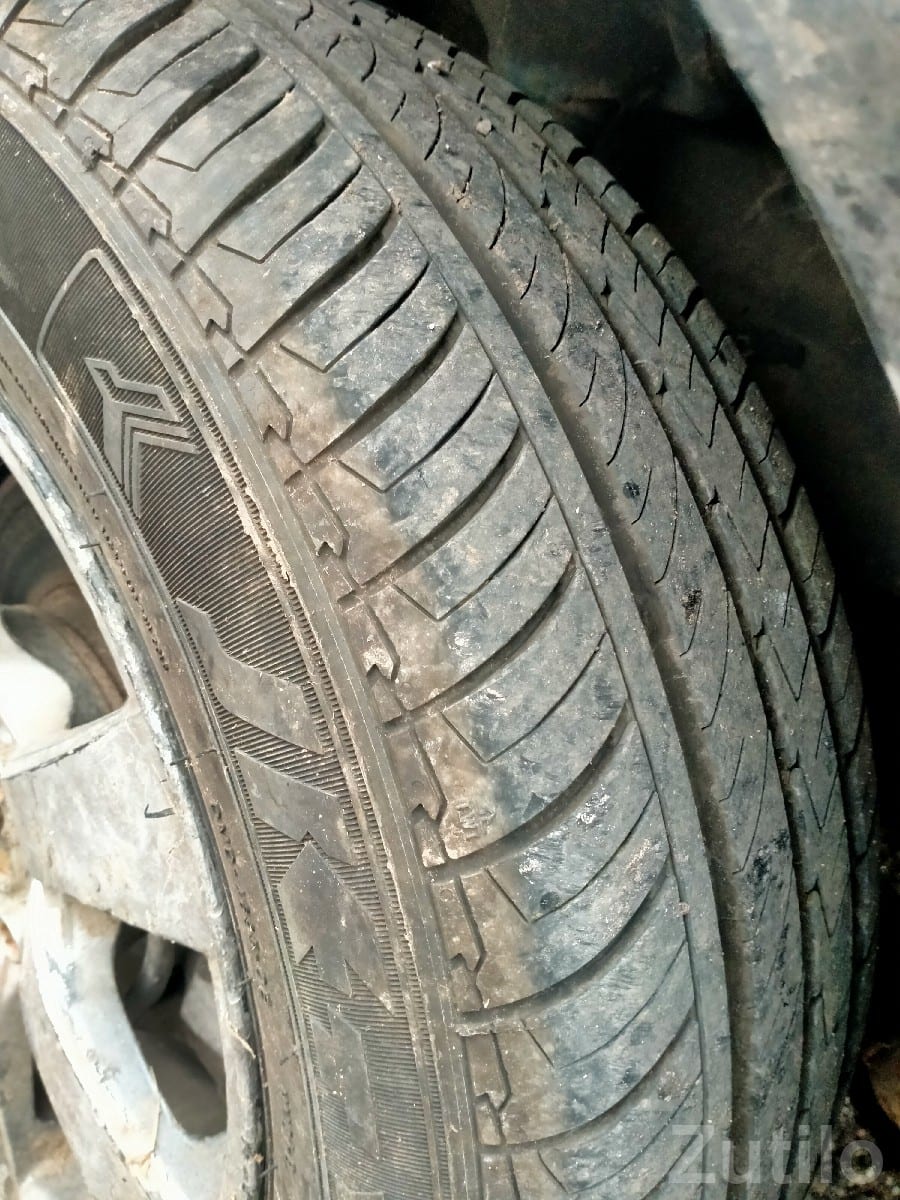 2007 Used Car with Good Tyres