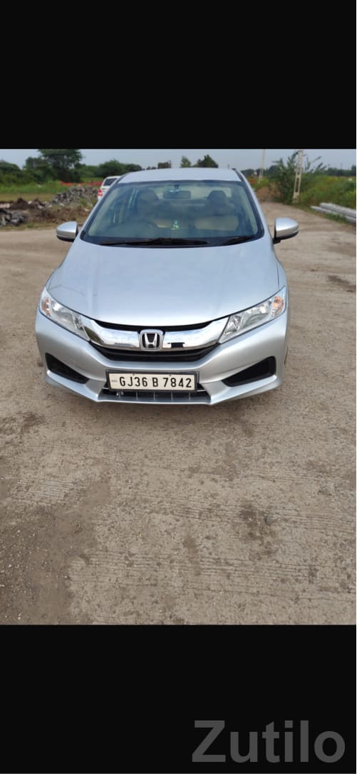 Honda City Silver Sedan – Well Maintained