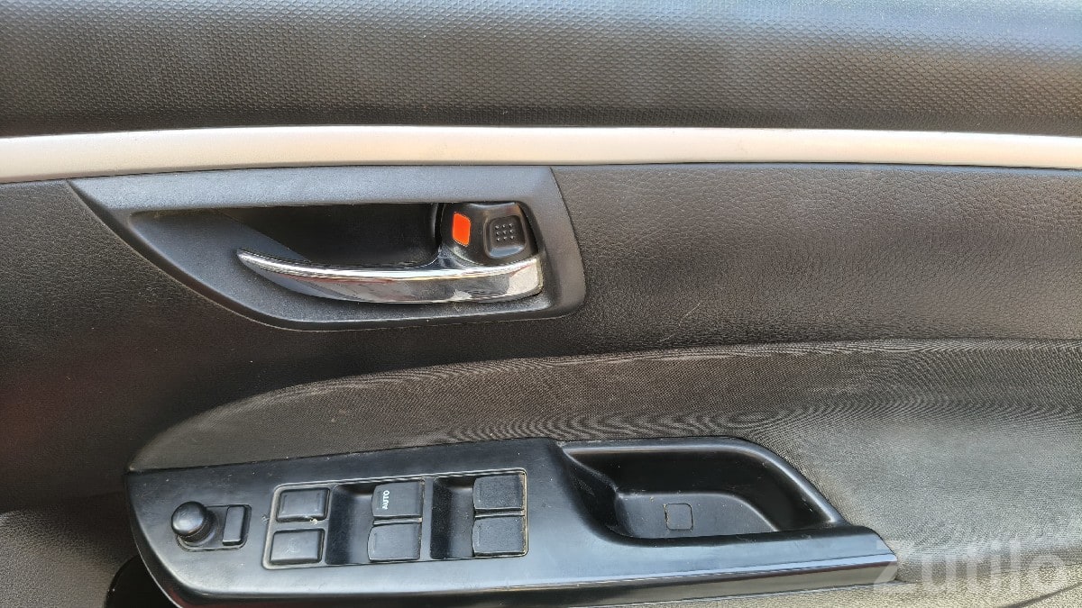 Red Maruti Swift VDI Diesel Hatchback - Cars - Talala - Image 2