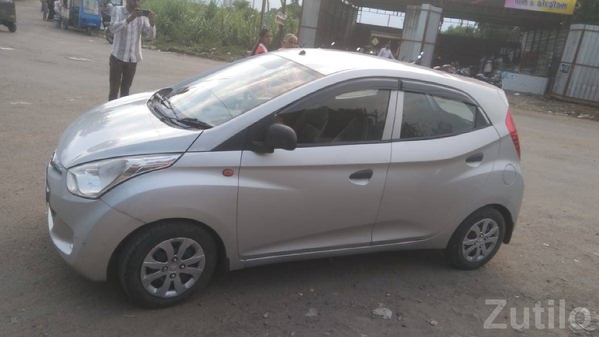 Silver Compact Hatchback Car for Sale - કાર - ભાણવ - Image 2