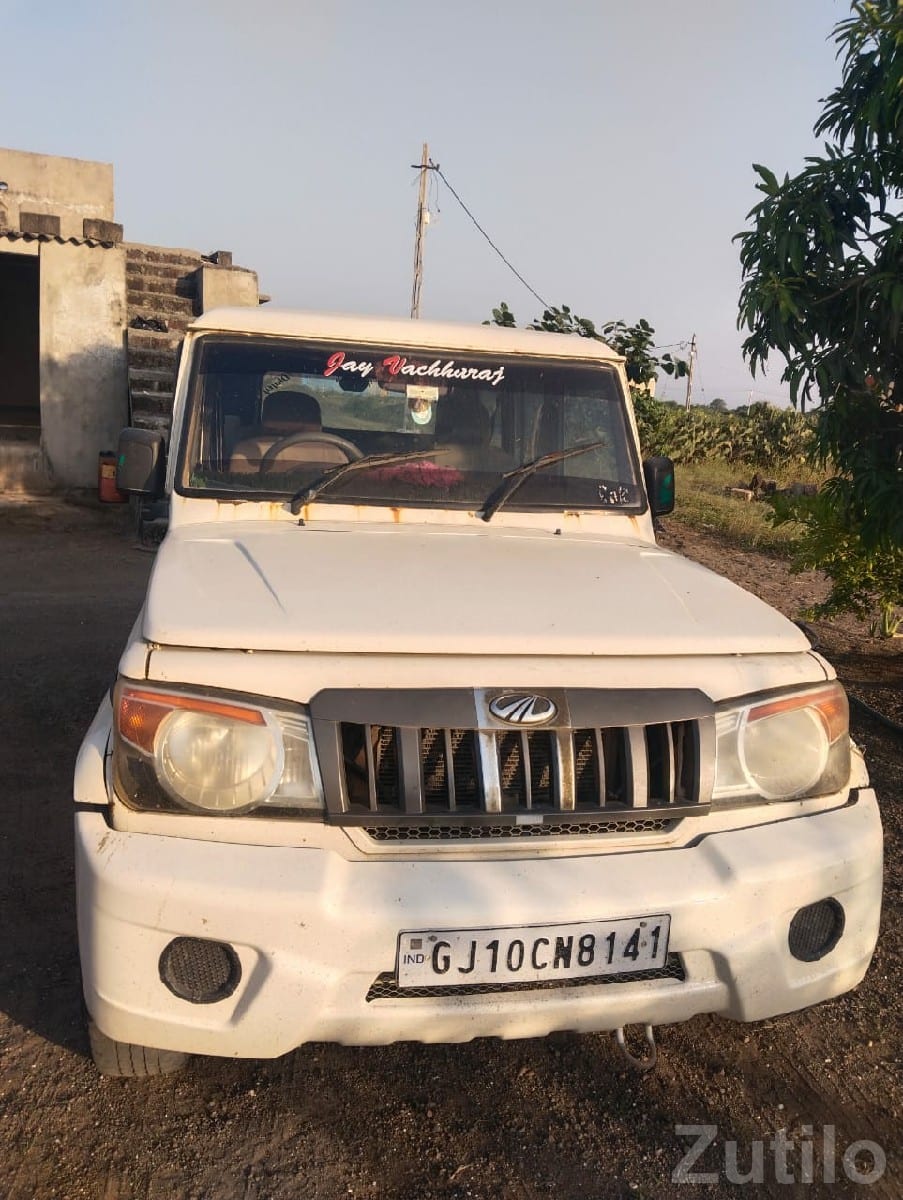 Mahindra Bolero SLE White Diesel SUV