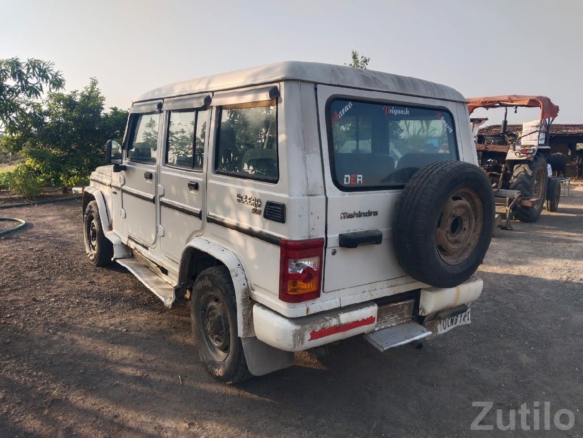 Mahindra Bolero SLE White Diesel SUV - કાર - કલ્યાણપુર - Image 3