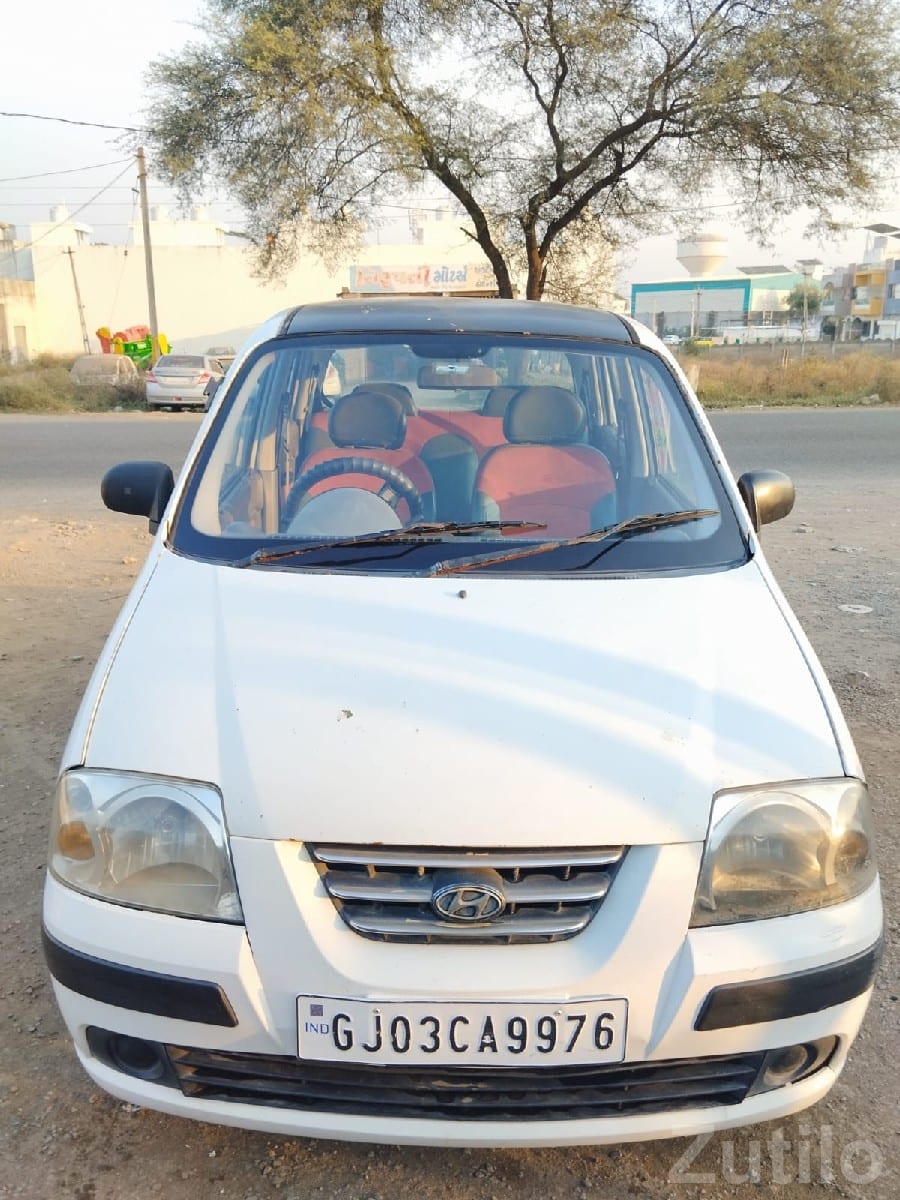 Hyundai Santro Petrol – White Hatchback