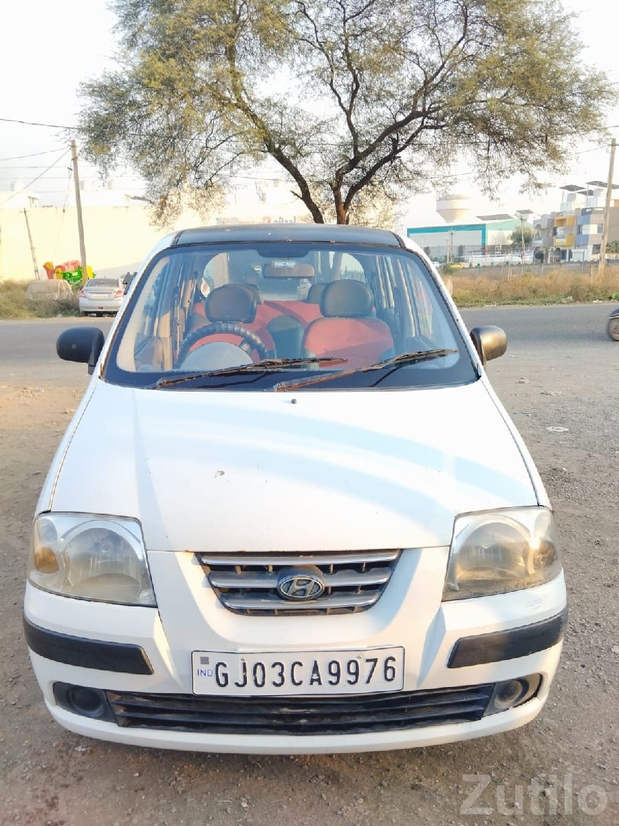 Hyundai Santro Petrol – White Hatchback - કાર - રાજકોટ શહેર - Image 2
