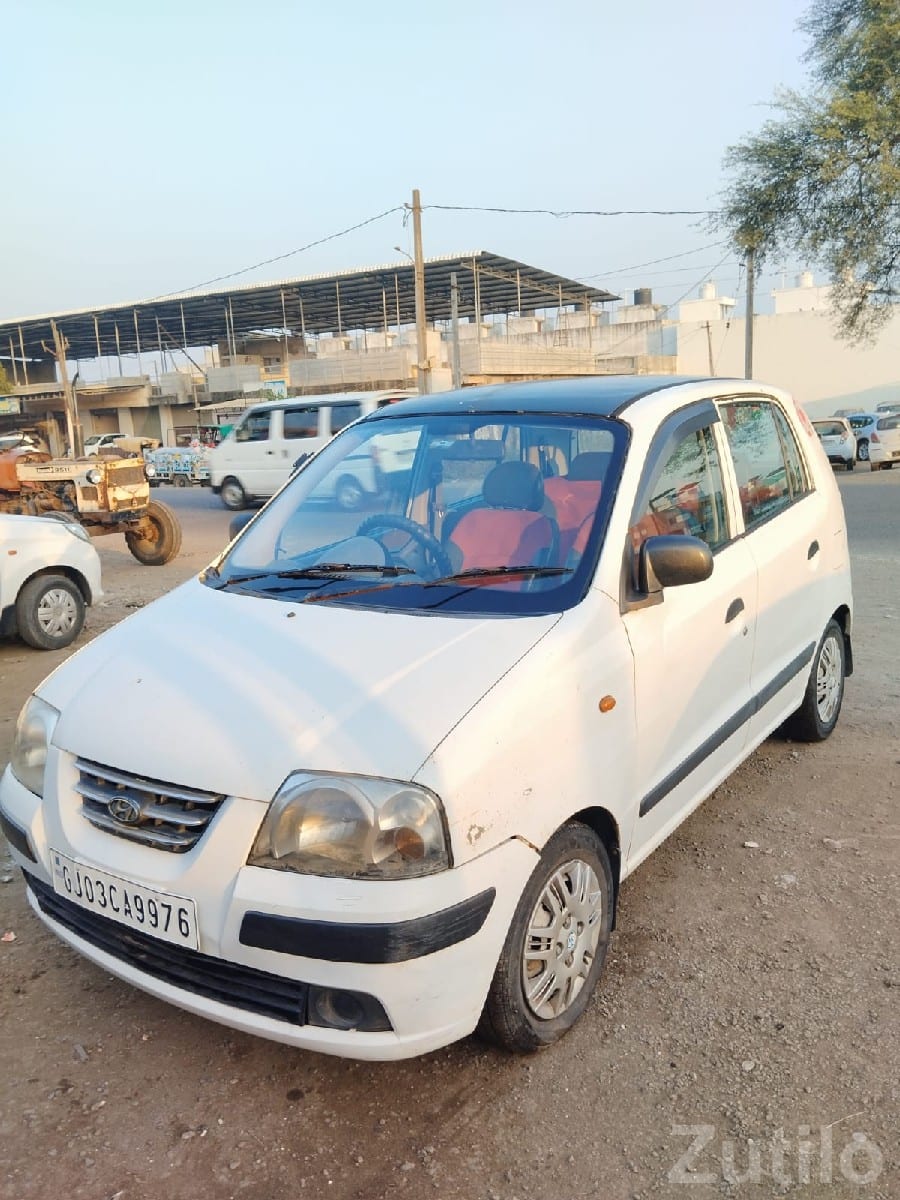 Hyundai Santro Petrol – White Hatchback - કાર - રાજકોટ શહેર - Image 3