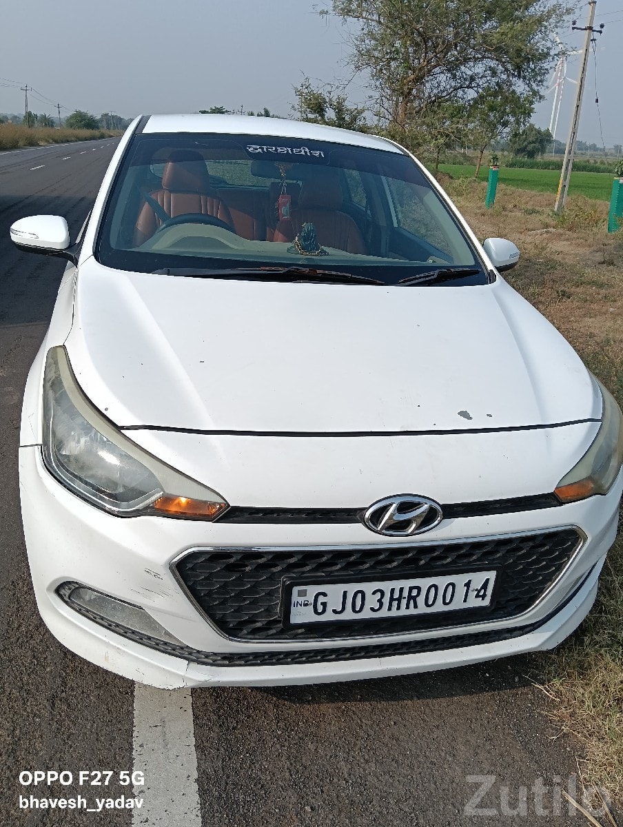 Hyundai i20 Elite CRDi White Hatchback - કાર - કલ્યાણપુર - Image 2