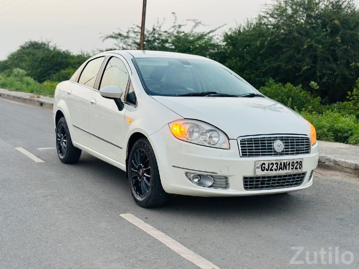 Fiat Linea White Sedan for Sale - કાર - ઊના - Image 3