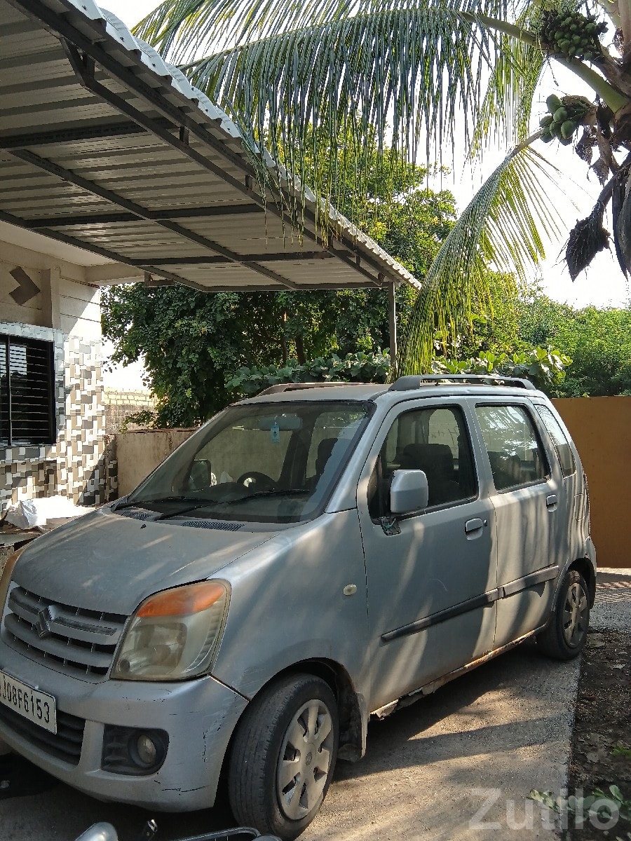 Used Maruti WagonR Silver Four Wheeler - Cars - Manavadar - Image 2