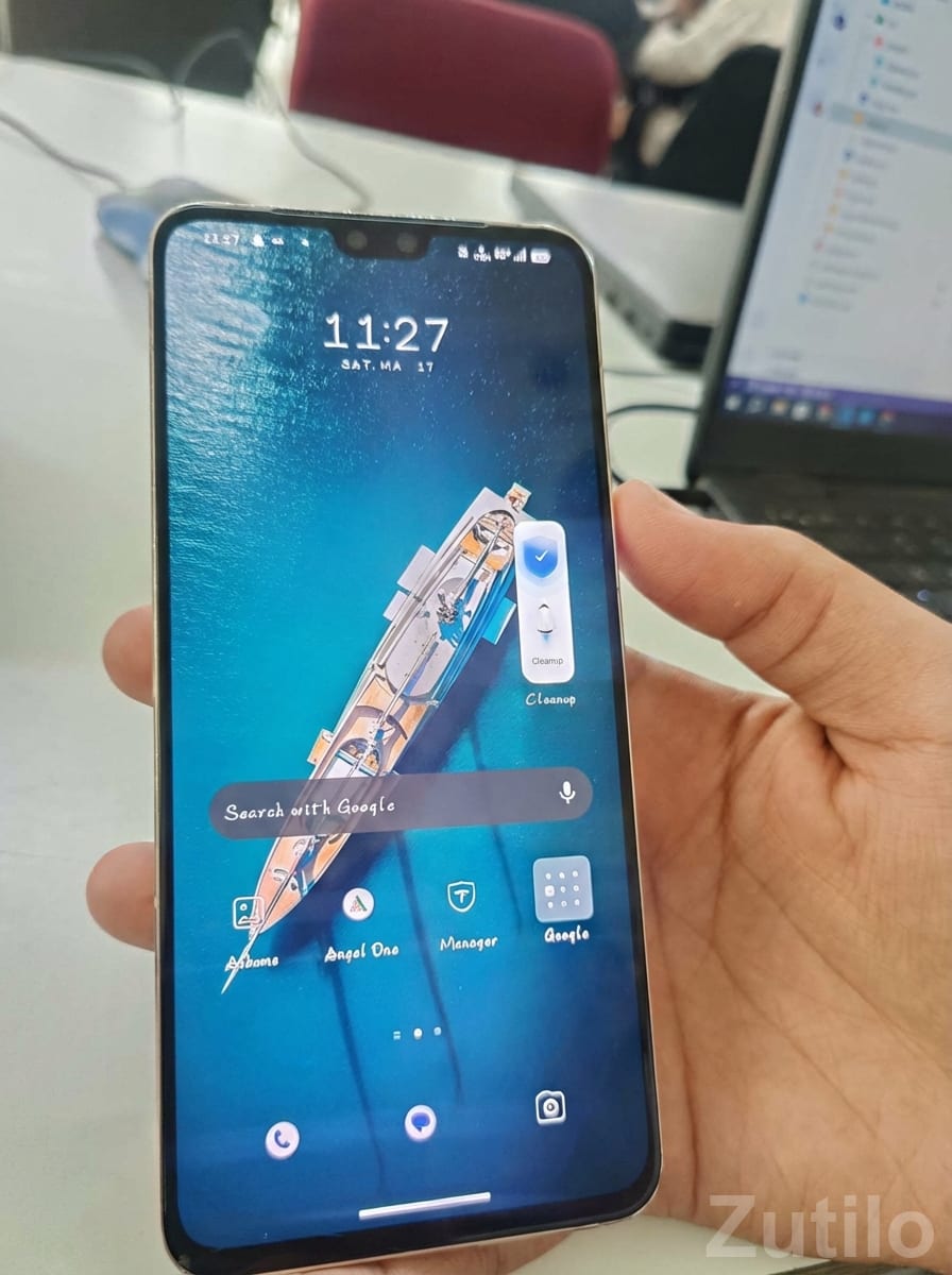 Vivo V23 5G Slim Gold Smartphone Vivo V23 5G Slim Gold Smartphone
