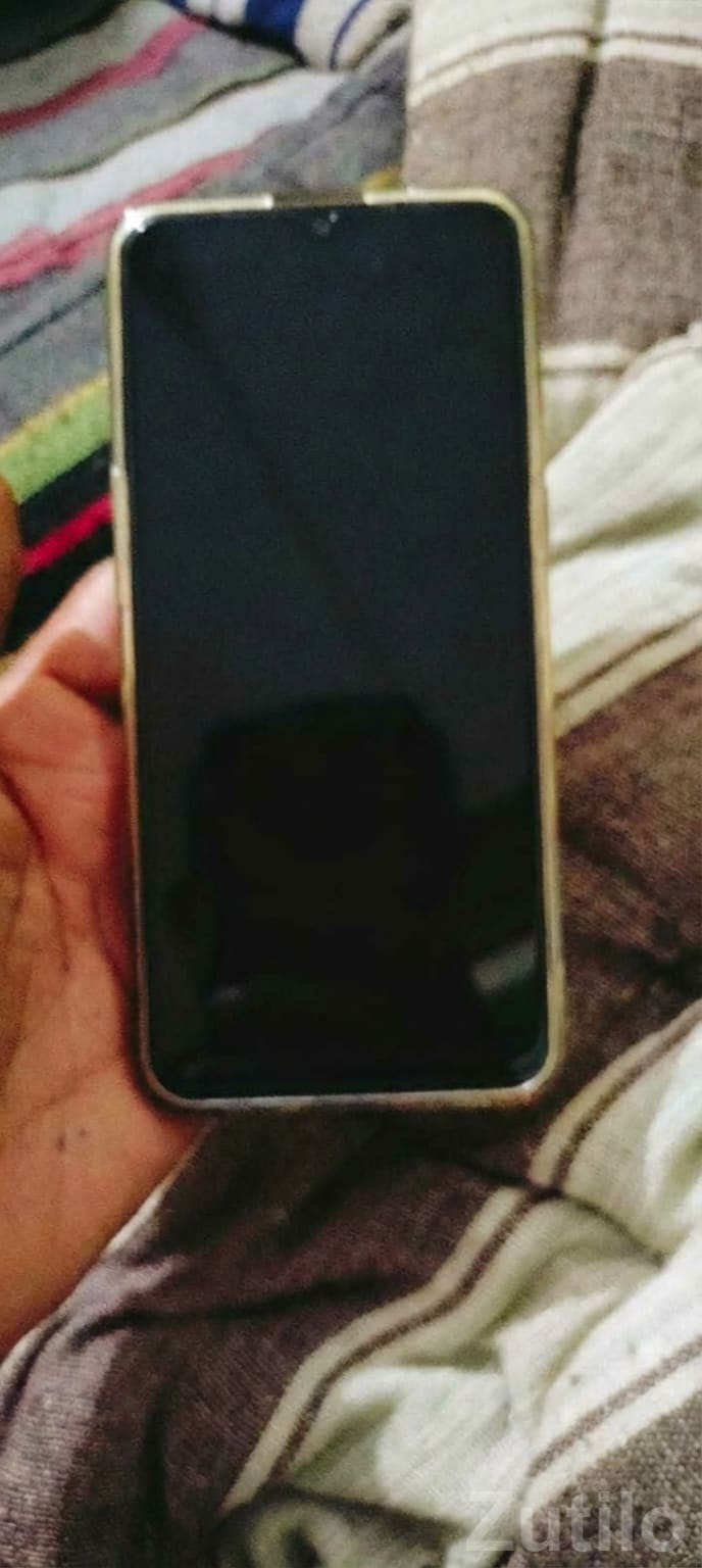 Oppo F17 Smartphone with Case - Mobile Phones - Ahmedabad City - Image 4