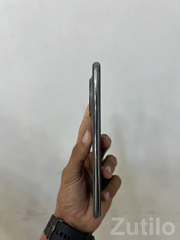 Realme 14 Pro+ 5G with Box – Like New - મોબાઇલ ફોન - રાજકોટ શહેર - Image 2