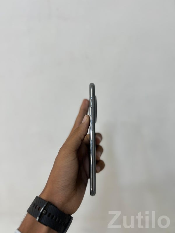 Realme 14 Pro+ 5G with Box – Like New - મોબાઇલ ફોન - રાજકોટ શહેર - Image 3