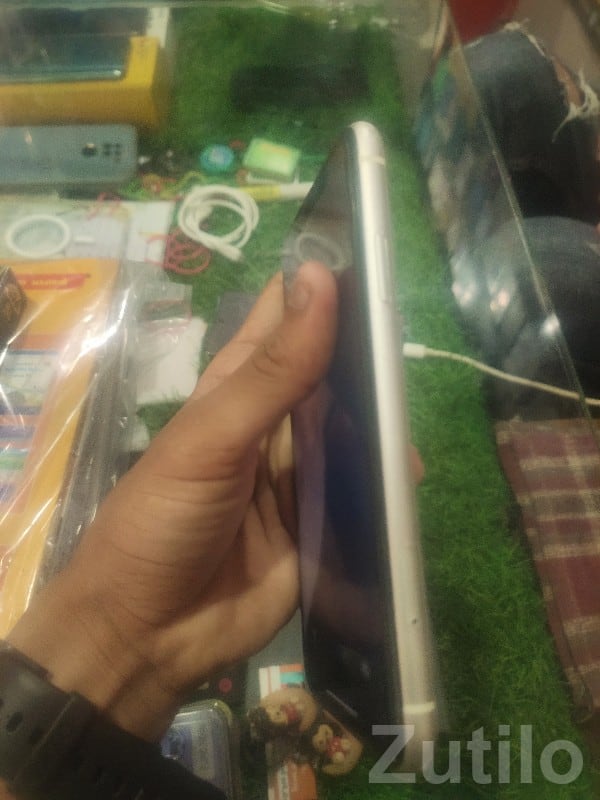 Apple iPhone 11 Used – Great Condition Apple iPhone 11 Used – Great Condition